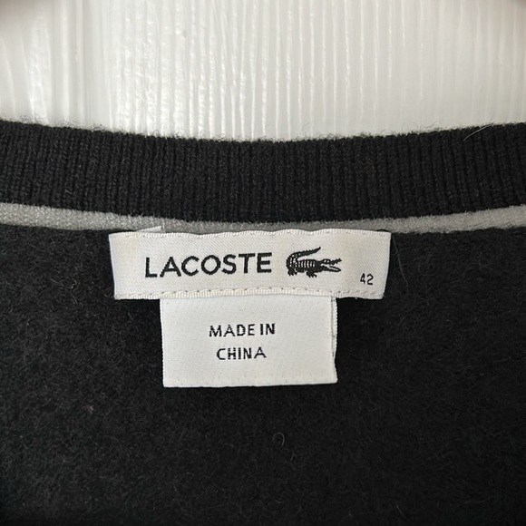 V-neck cashmere sweater - Picture 3 of 3